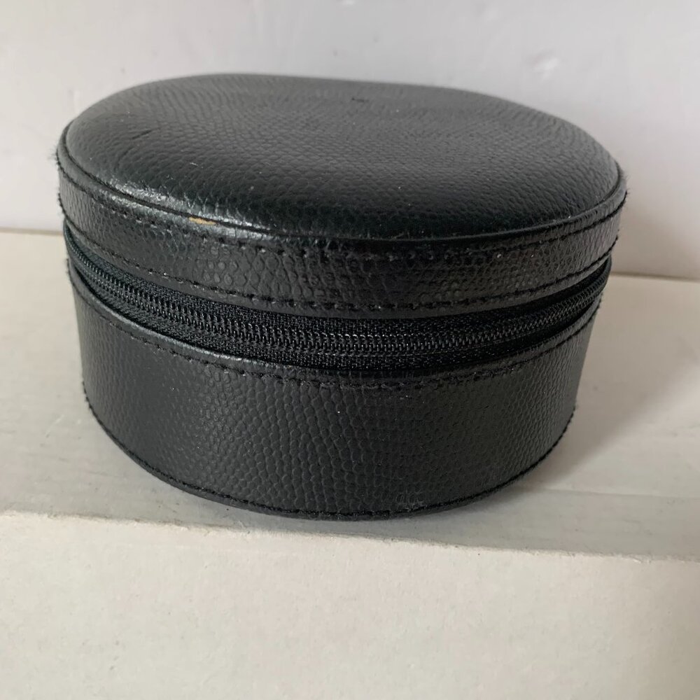 WOLF GENUINE LEATHER BLACK ZIPPED ROUND TRAVEL JEWELRY BOX CASE 2.5" BY 4.75" - Picture 2 of 10
